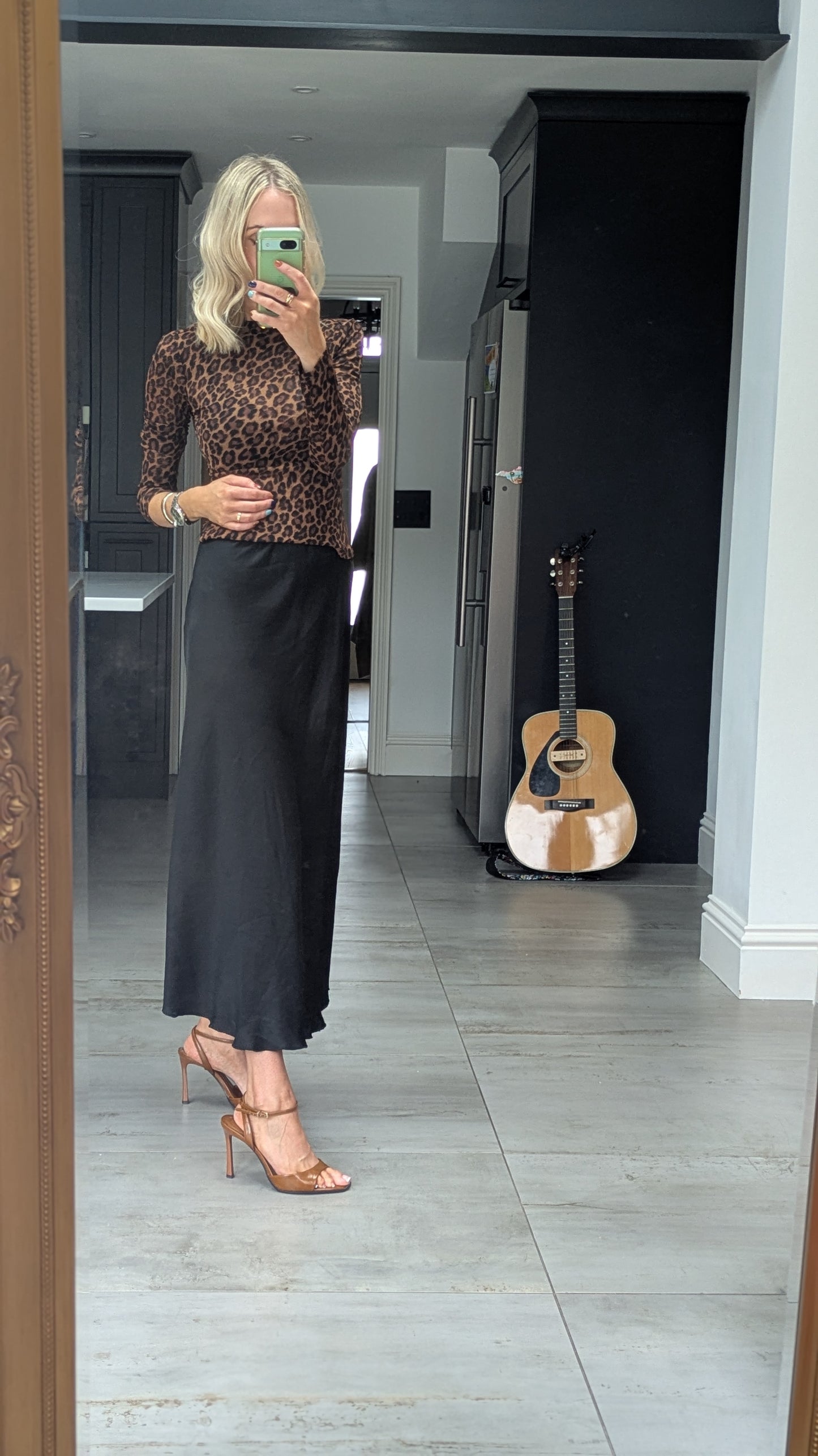 Silk blend midi skirt - black